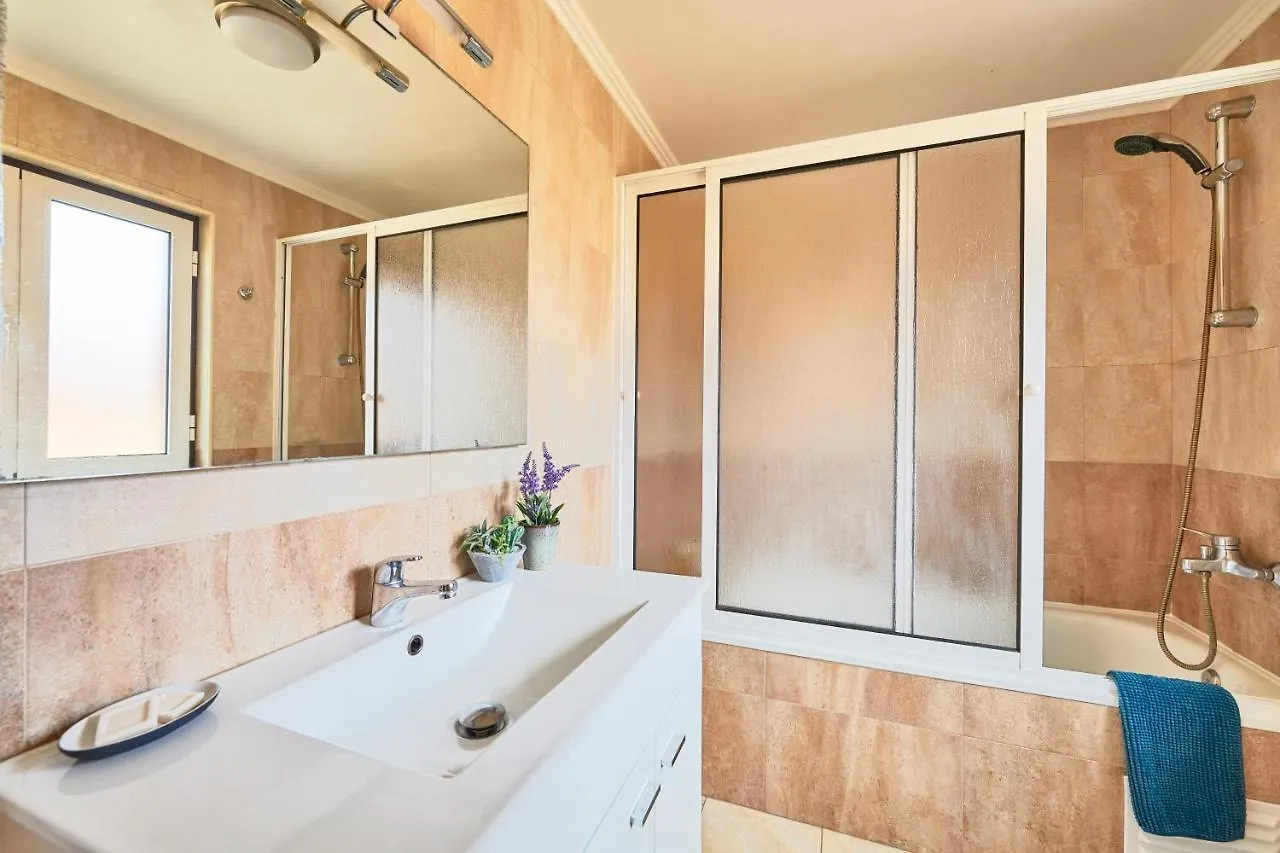 Renovated And Spacious Duplex Apartment With Patio, By Timecooler Lisboa Portugal