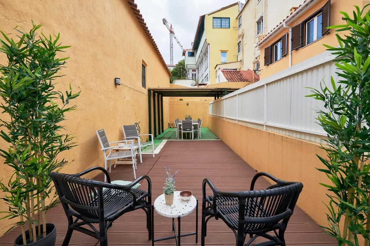 Renovated And Spacious Duplex Apartment With Patio, By Timecooler Lisboa Portugal