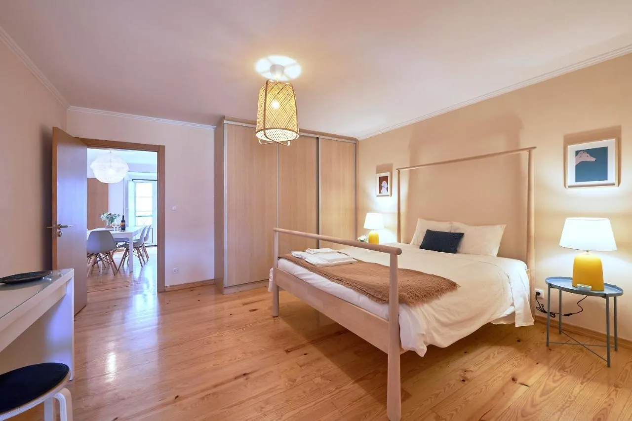 Renovated And Spacious Duplex Apartment With Patio, By Timecooler Lisboa