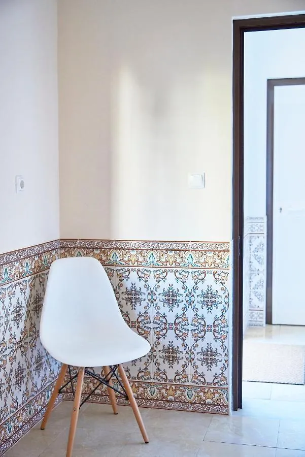 Renovated And Spacious Duplex Apartment With Patio, By Timecooler Lisboa