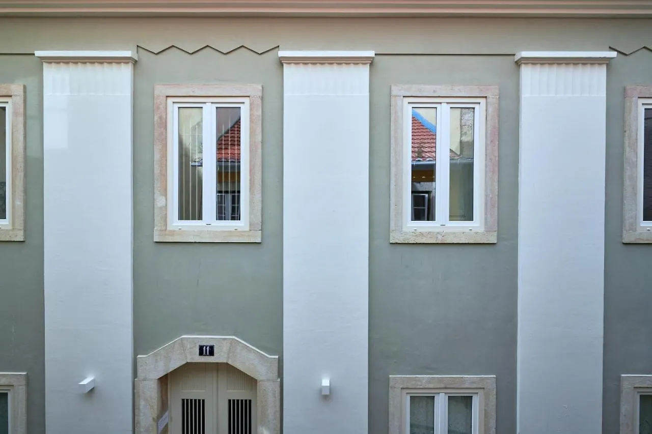 Renovated And Spacious Duplex Apartment With Patio, By Timecooler Lisboa