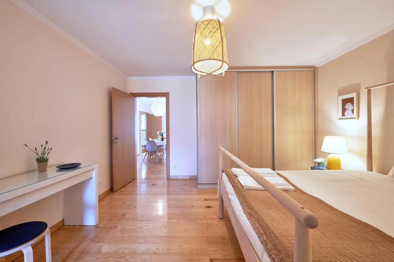 Renovated And Spacious Duplex Apartment With Patio, By Timecooler Lisboa