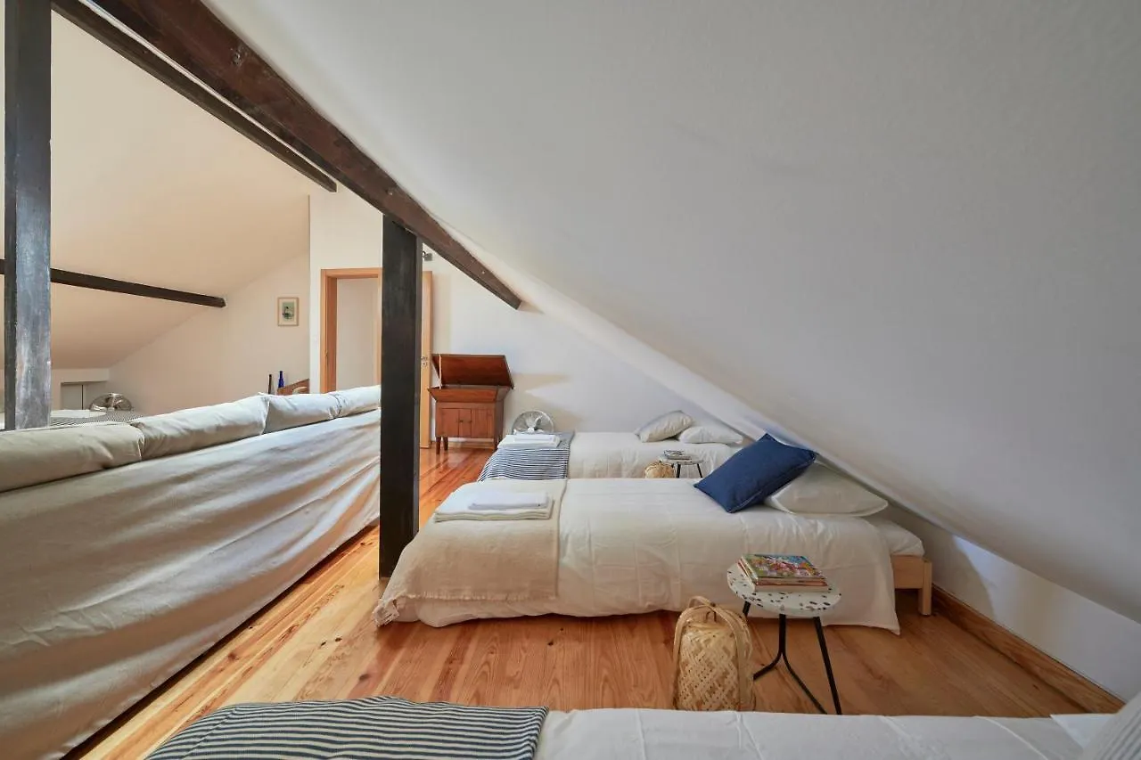 Renovated And Spacious Duplex Apartment With Patio, By Timecooler Lisboa Portugal