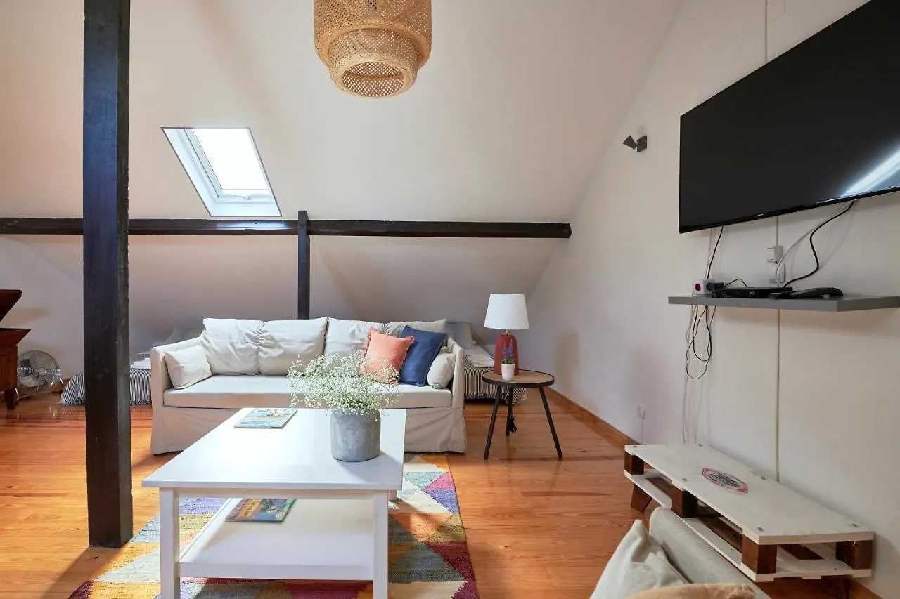 Renovated And Spacious Duplex Apartment With Patio, By Timecooler Lisbon