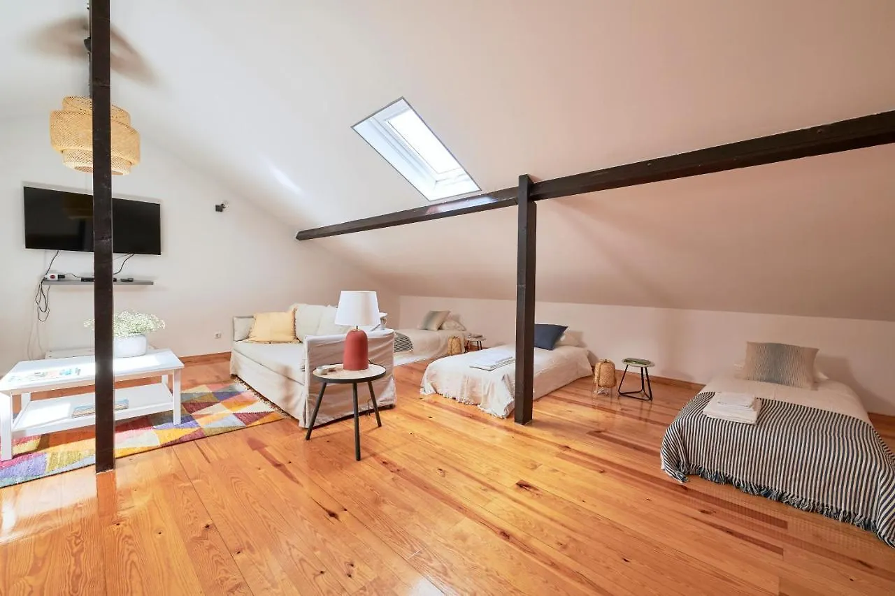 Renovated And Spacious Duplex Apartment With Patio, By Timecooler Lisbon