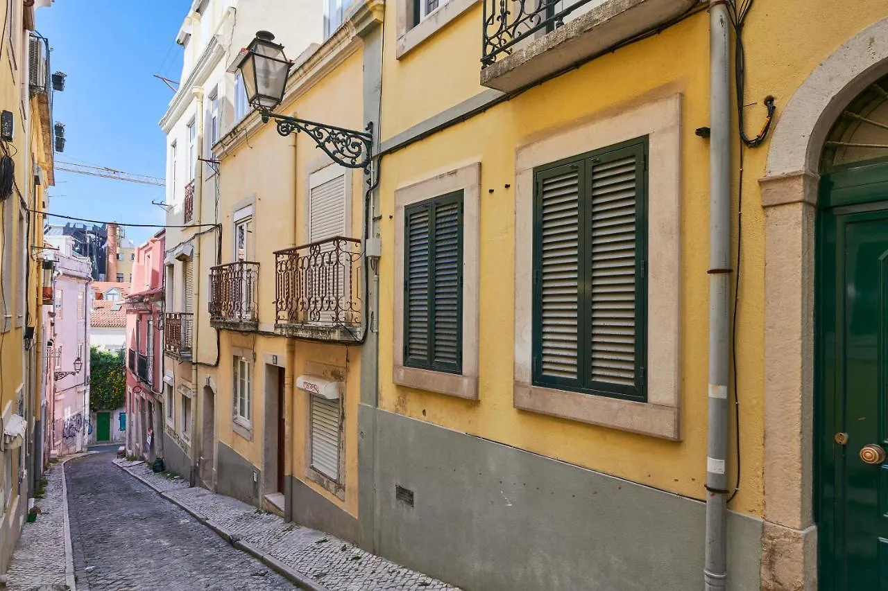 Renovated And Spacious Duplex Apartment With Patio, By Timecooler Lisbon 0*,  Portugal