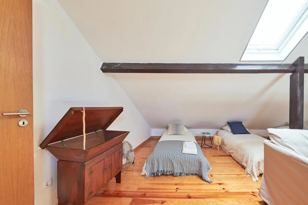 Renovated And Spacious Duplex Apartment With Patio, By Timecooler Lisbon