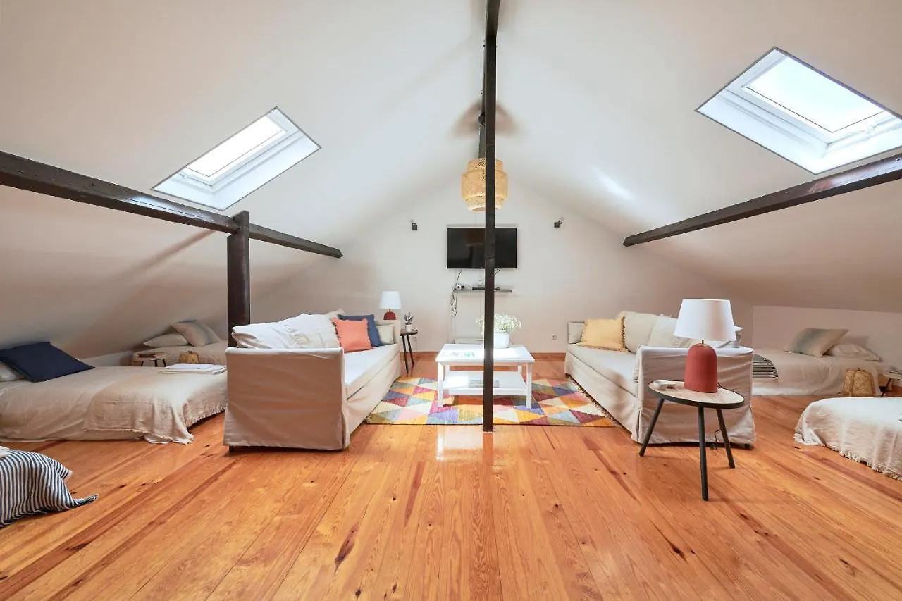 Renovated And Spacious Duplex Apartment With Patio, By Timecooler Lisbon