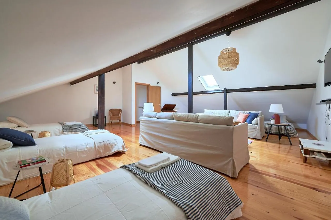 Renovated And Spacious Duplex Apartment With Patio, By Timecooler Lisbon