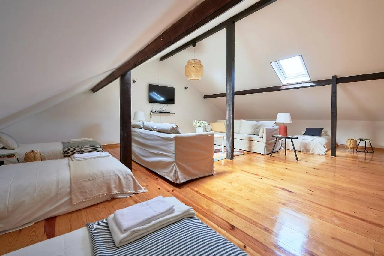 Renovated And Spacious Duplex Apartment With Patio, By Timecooler Lisbon
