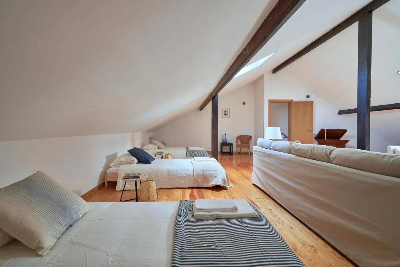 Renovated And Spacious Duplex Apartment With Patio, By Timecooler Lisbon