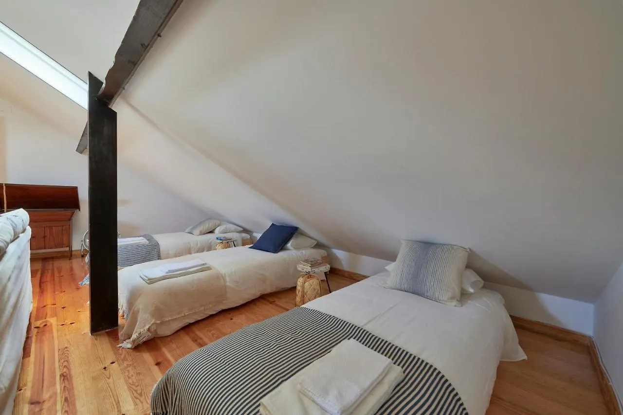 Renovated And Spacious Duplex Apartment With Patio, By Timecooler Lisbon 0*,